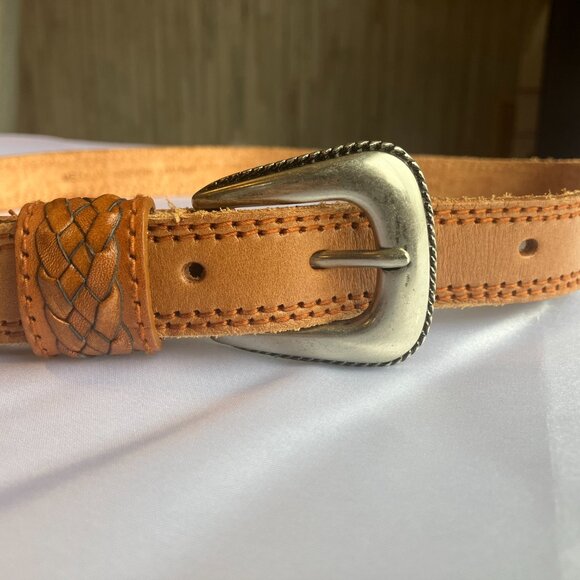 Liz Claiborne Genuine Leather Belt - Picture 2 of 10